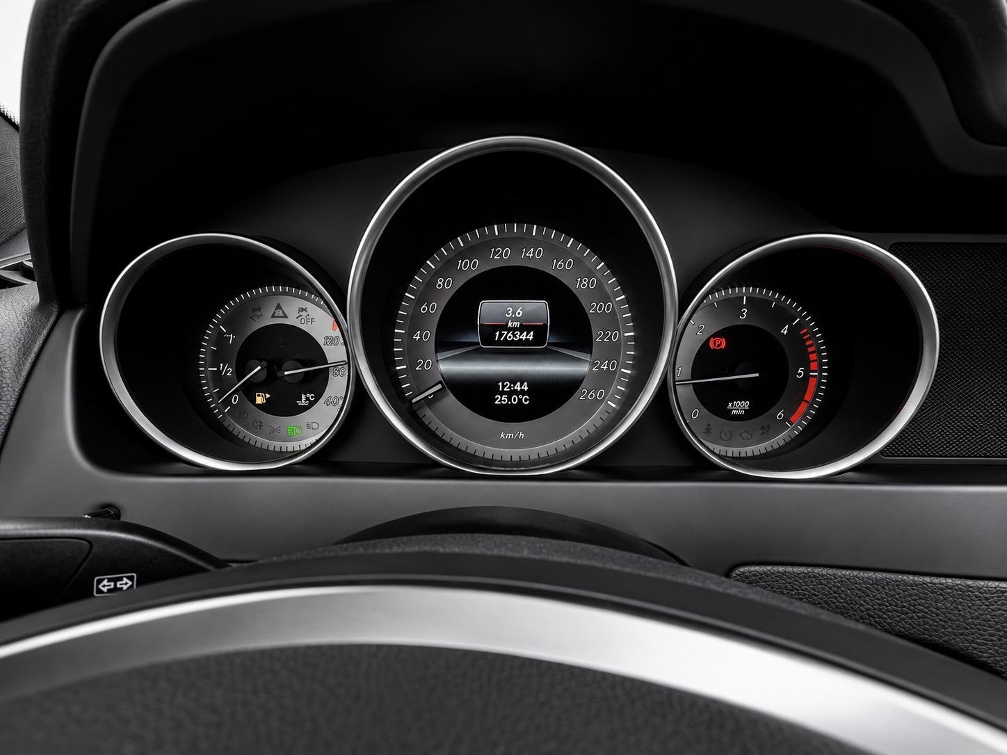 MERCEDES-BENZ CLASE C C 220 CDI COUPÉ foto 7