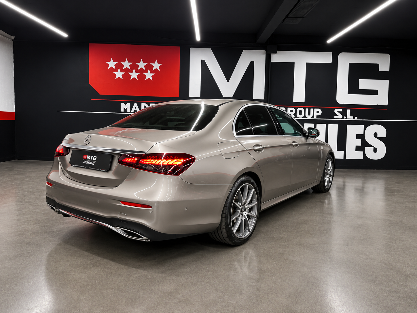 MERCEDES-BENZ CLASE E E 200 foto 5
