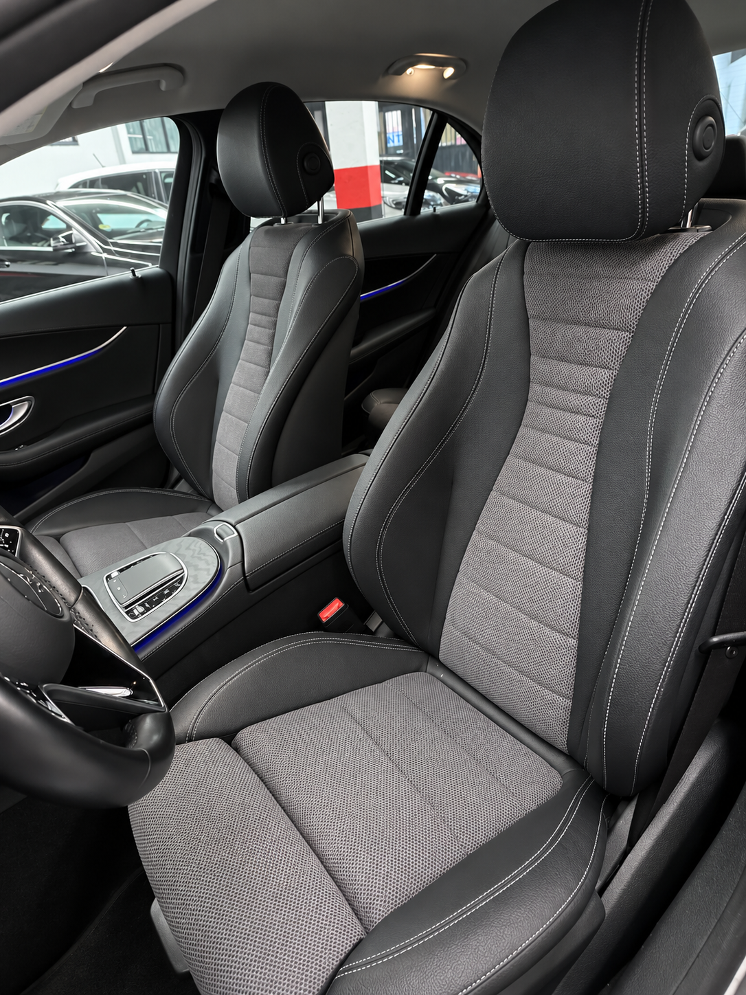 MERCEDES-BENZ CLASE E E 200 foto 9
