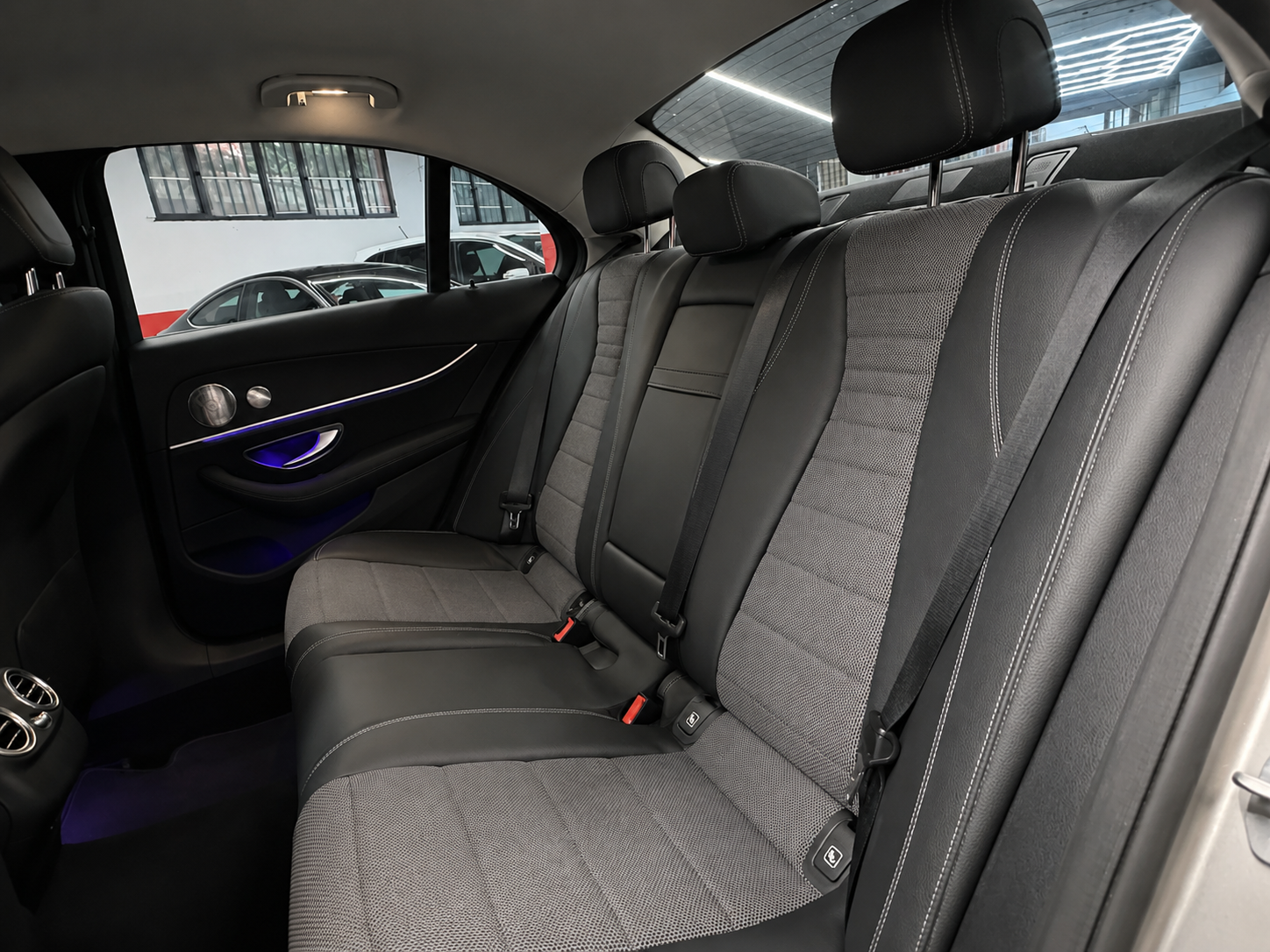 MERCEDES-BENZ CLASE E E 200 foto 10
