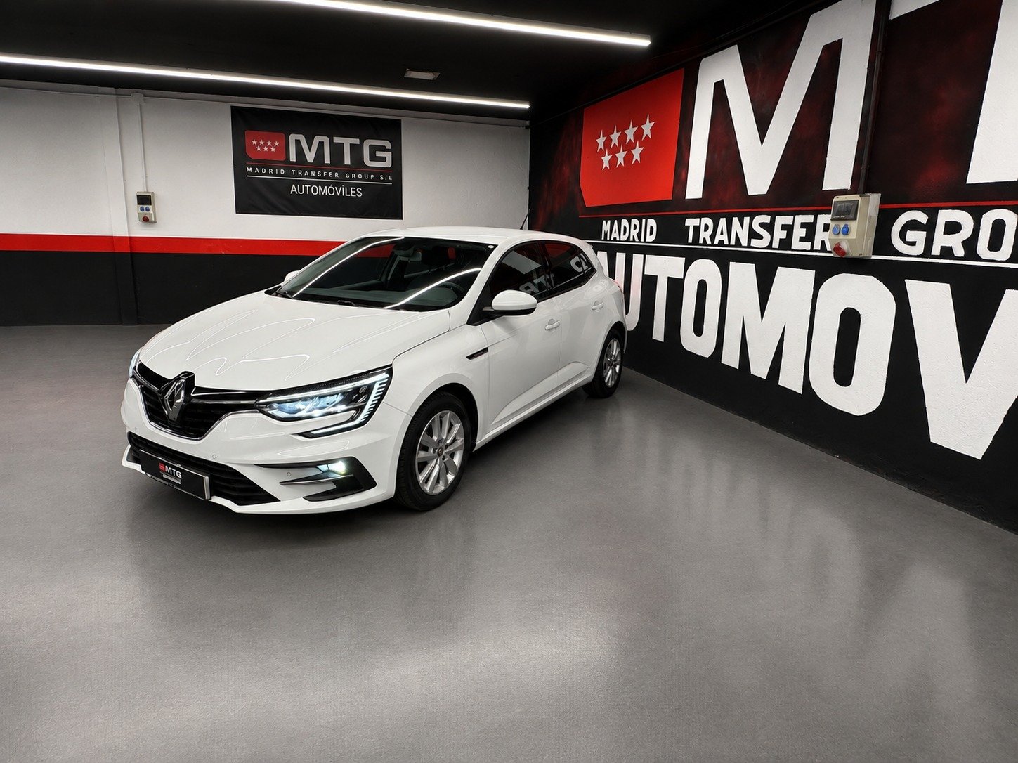 RENAULT MEGANE foto 2
